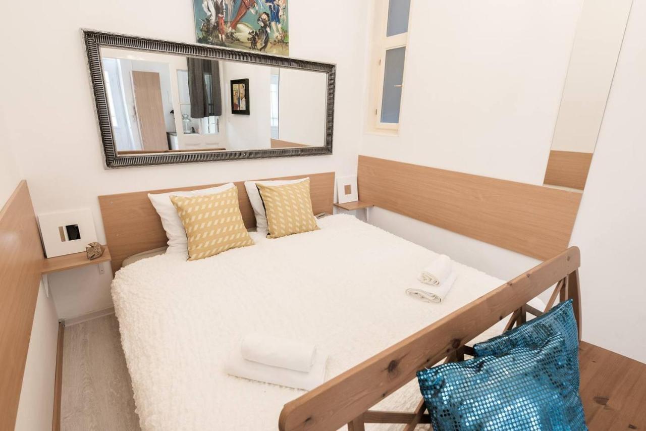 Cosy And Central Apartment With 4 Bedrooms And A/C Budapest Eksteriør bilde