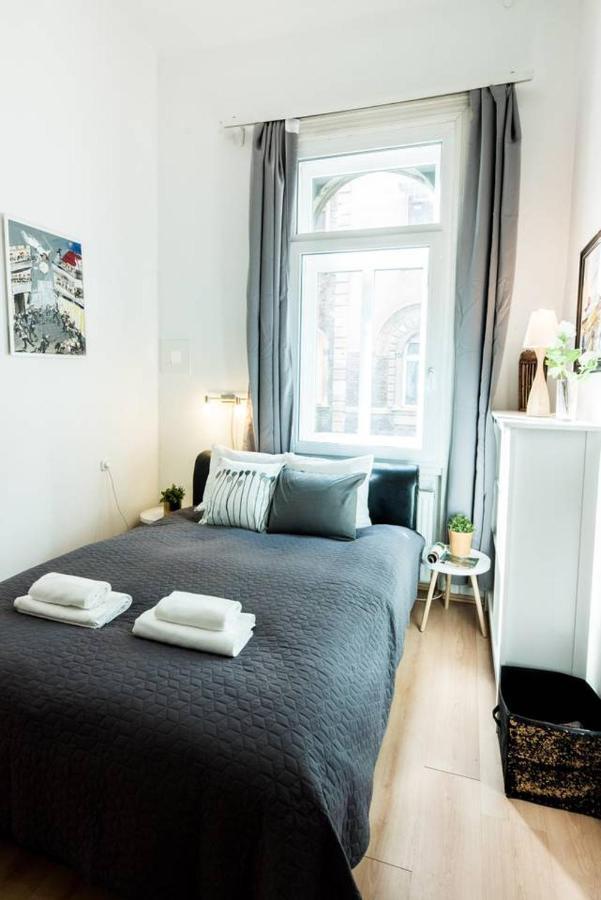 Cosy And Central Apartment With 4 Bedrooms And A/C Budapest Eksteriør bilde