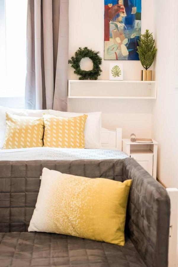 Cosy And Central Apartment With 4 Bedrooms And A/C Budapest Eksteriør bilde