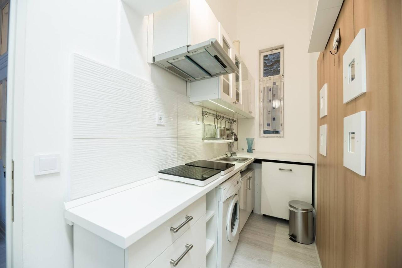 Cosy And Central Apartment With 4 Bedrooms And A/C Budapest Eksteriør bilde