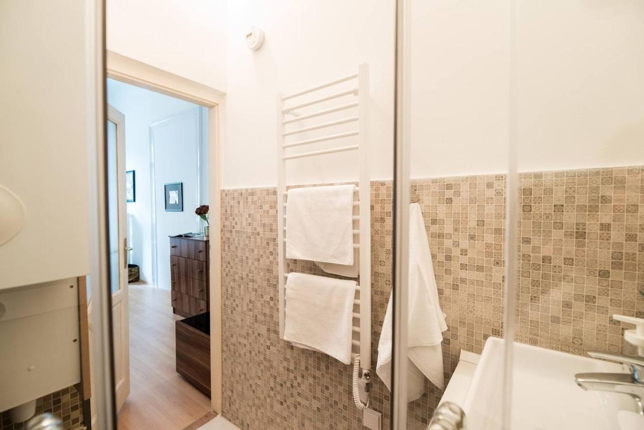 Cosy And Central Apartment With 4 Bedrooms And A/C Budapest Eksteriør bilde
