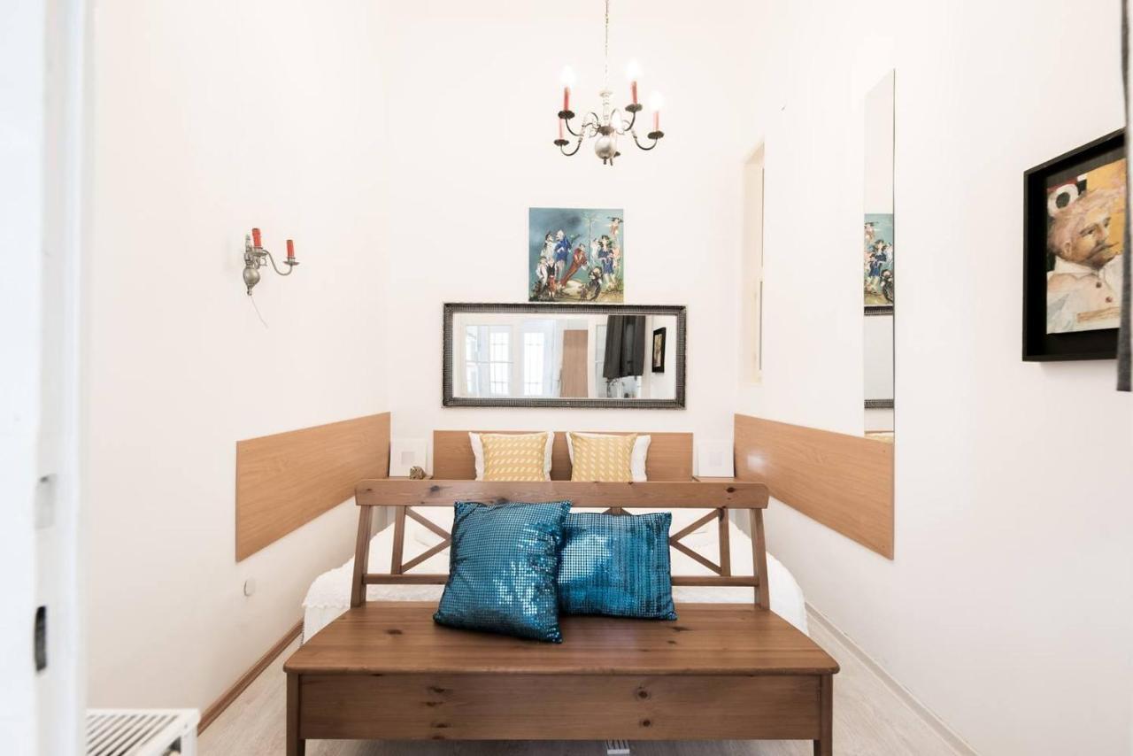 Cosy And Central Apartment With 4 Bedrooms And A/C Budapest Eksteriør bilde