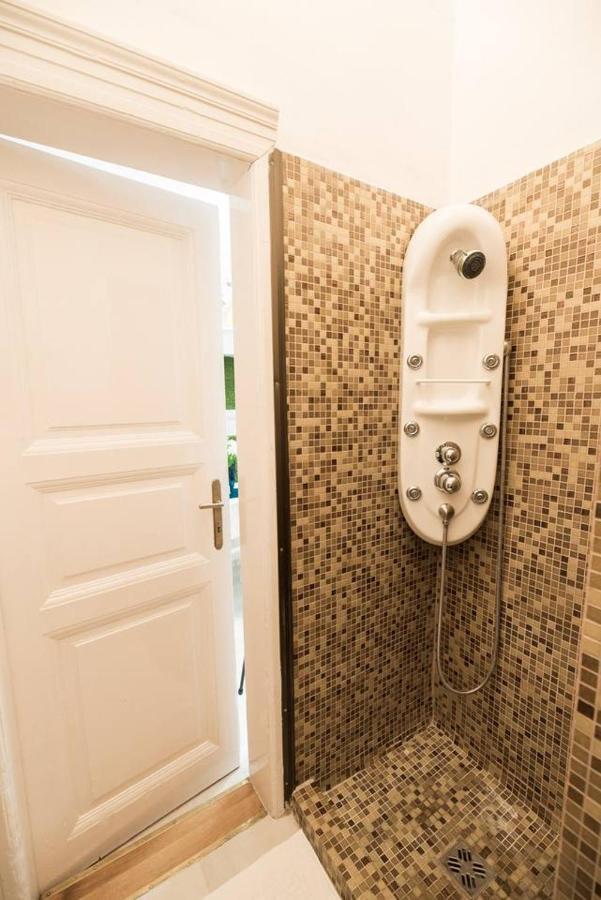 Cosy And Central Apartment With 4 Bedrooms And A/C Budapest Eksteriør bilde