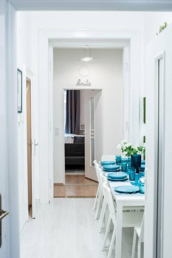 Cosy And Central Apartment With 4 Bedrooms And A/C Budapest Eksteriør bilde