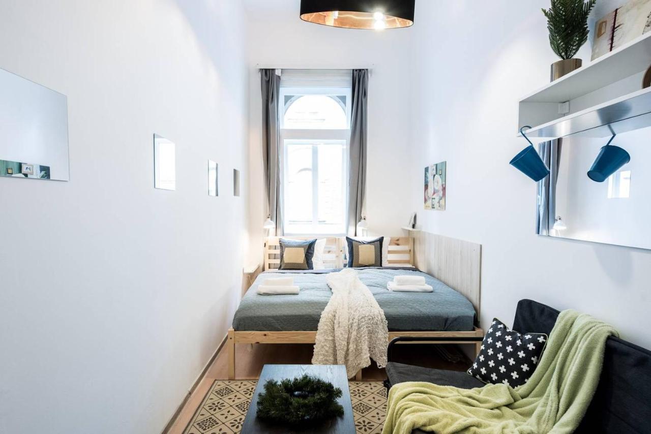 Cosy And Central Apartment With 4 Bedrooms And A/C Budapest Eksteriør bilde