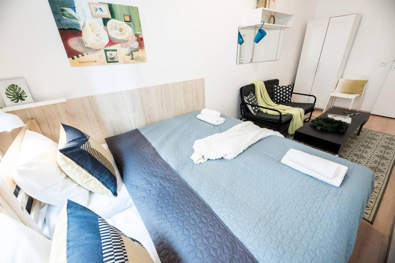 Cosy And Central Apartment With 4 Bedrooms And A/C Budapest Eksteriør bilde